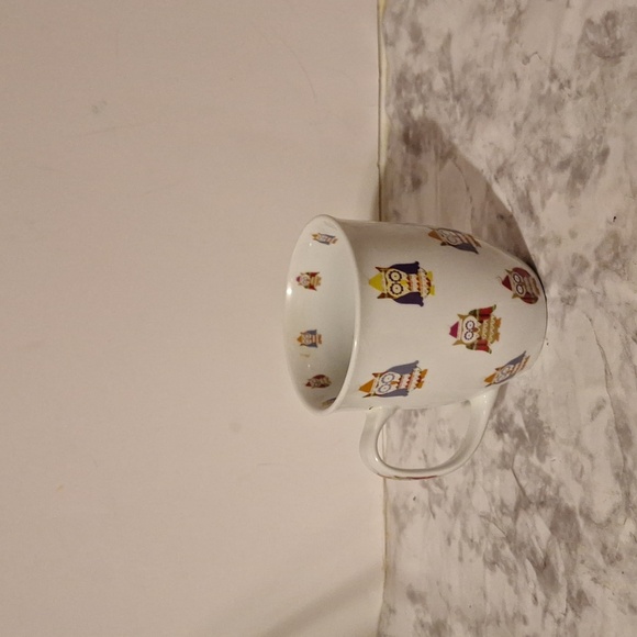 Creative Tops Ltd. Cup. Owl with different colored Santa hats & sweaters. - Picture 4 of 7